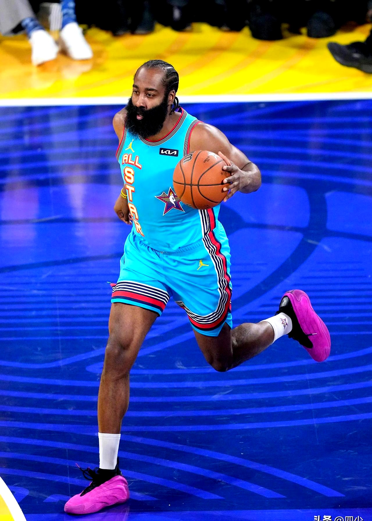 包含关键战全明星赛传出新动向,山东泰山临场应变,高层表态——形势明朗,临场指挥获称赞的词条 包含关键战全明星赛传出新动向,山东泰山临场应变,高层表态——形势明朗,临场指挥获称赞的词条