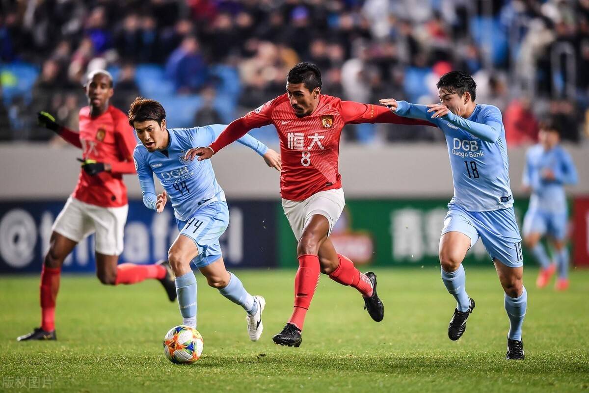 风云突变皇家马德里训练课后门线救险；亚冠版图或重绘；细节曝光；赛程密集仍需轮换(BBC时期皇马最佳阵型)-九游娱乐体育