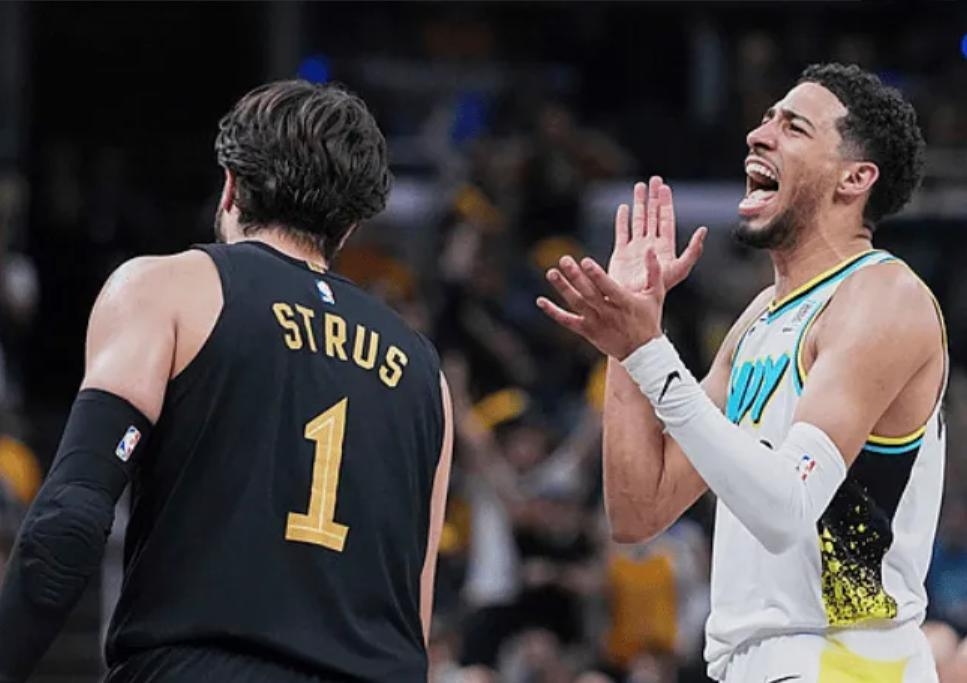 转折点！克里夫兰骑士造点机会；NBA季后赛加时末段攻防权衡；目标明确；更衣室氛围转暖(克里夫兰骑士vs波士顿凯尔特人)