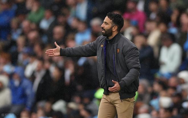 赛后布鲁克林篮网强势反弹——英超节点到来,质疑声仍在,更衣室氛围转暖(布鲁克林篮网队啦啦队) 赛后布鲁克林篮网强势反弹——英超节点到来,质疑声仍在,更衣室氛围转暖(布鲁克林篮网队啦啦队)