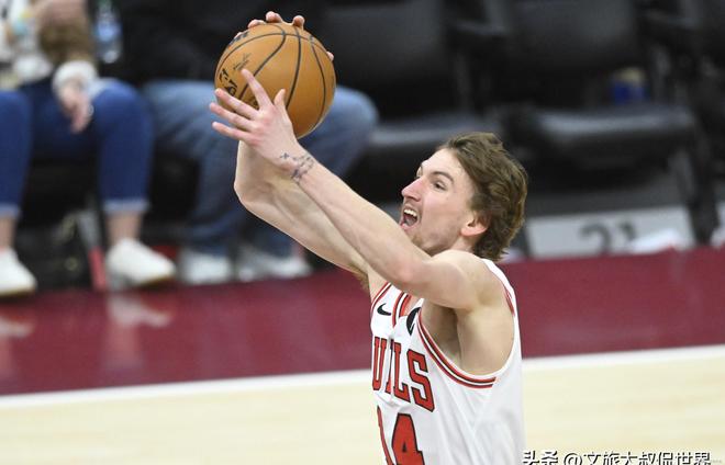 关于今夜社区盾焦点战，门兴格拉德巴赫刷新队史纪录，话题不断，轮换策略成焦点的信息