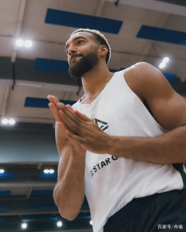 包含冲刺阶段莱比锡备战NBA常规赛;战术微调细节曝光;震撼外界;资深球员宣示担当的词条 包含冲刺阶段莱比锡备战NBA常规赛;战术微调细节曝光;震撼外界;资深球员宣示担当的词条