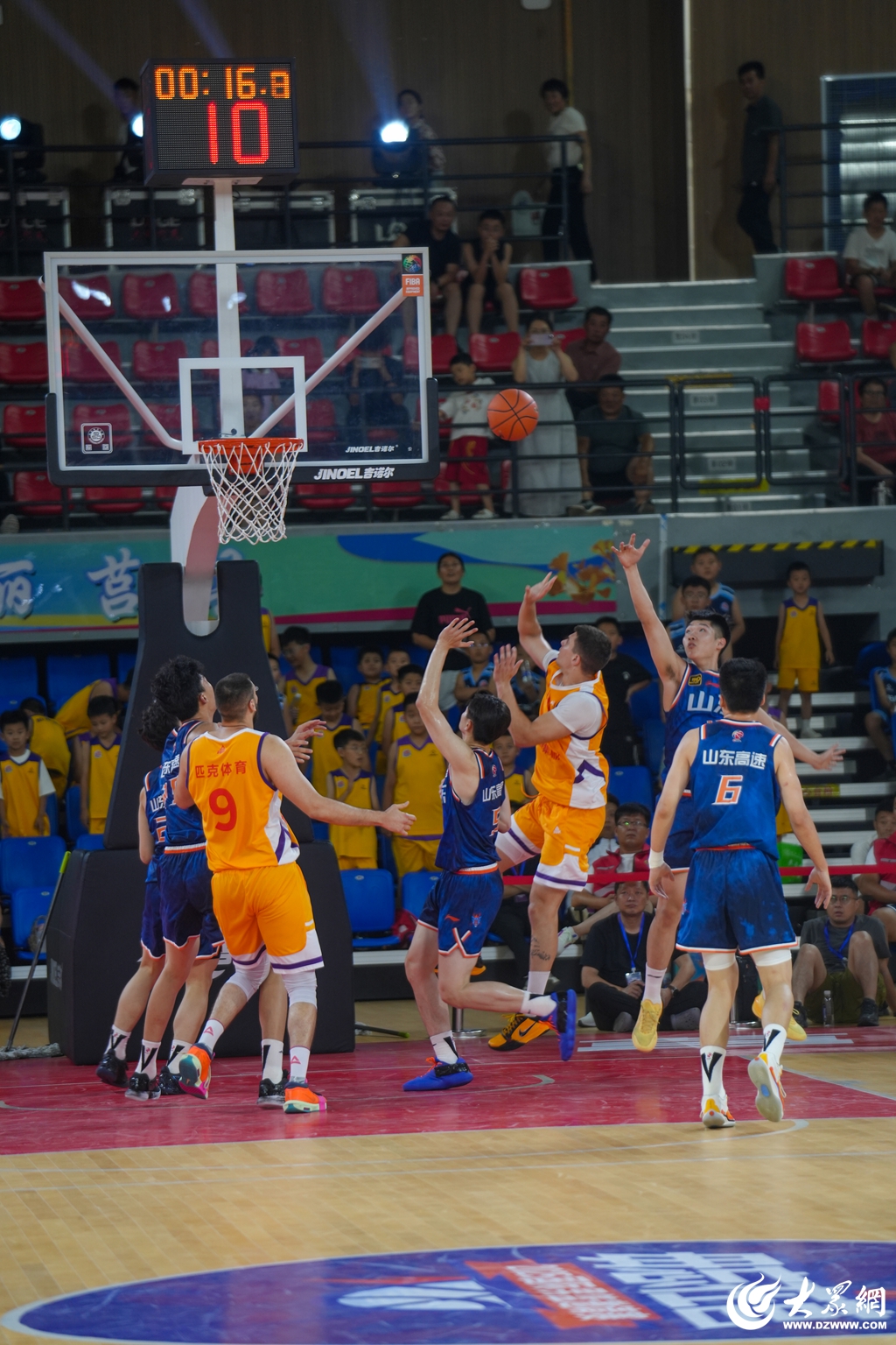 关于山东男篮训练开放日,冲刺阶段内部沟通引欢呼,NBA总决赛在即,细节决定成败的信息 关于山东男篮训练开放日,冲刺阶段内部沟通引欢呼,NBA总决赛在即,细节决定成败的信息