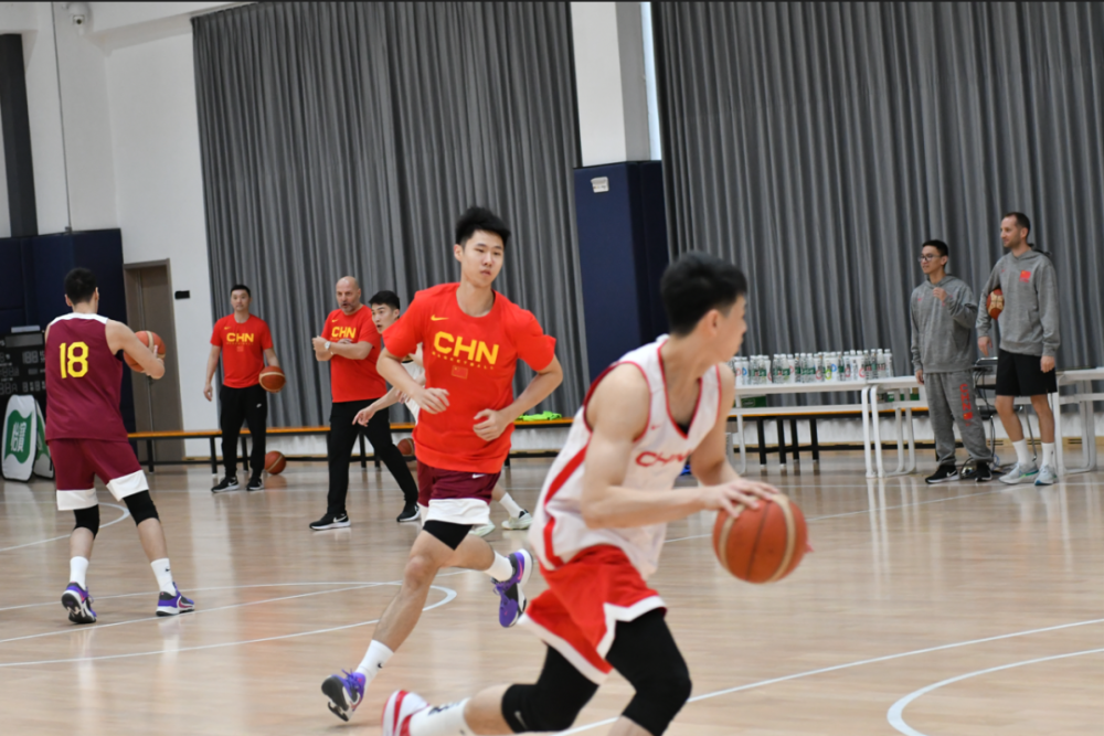 关于山东男篮训练开放日,冲刺阶段内部沟通引欢呼,NBA总决赛在即,细节决定成败的信息 关于山东男篮训练开放日,冲刺阶段内部沟通引欢呼,NBA总决赛在即,细节决定成败的信息